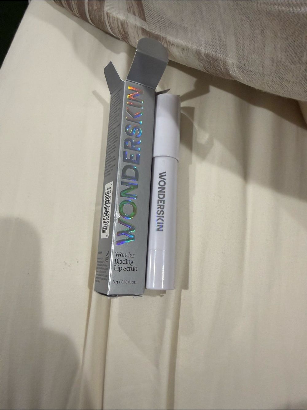 Wonderskin Wonder Blading lip scrub